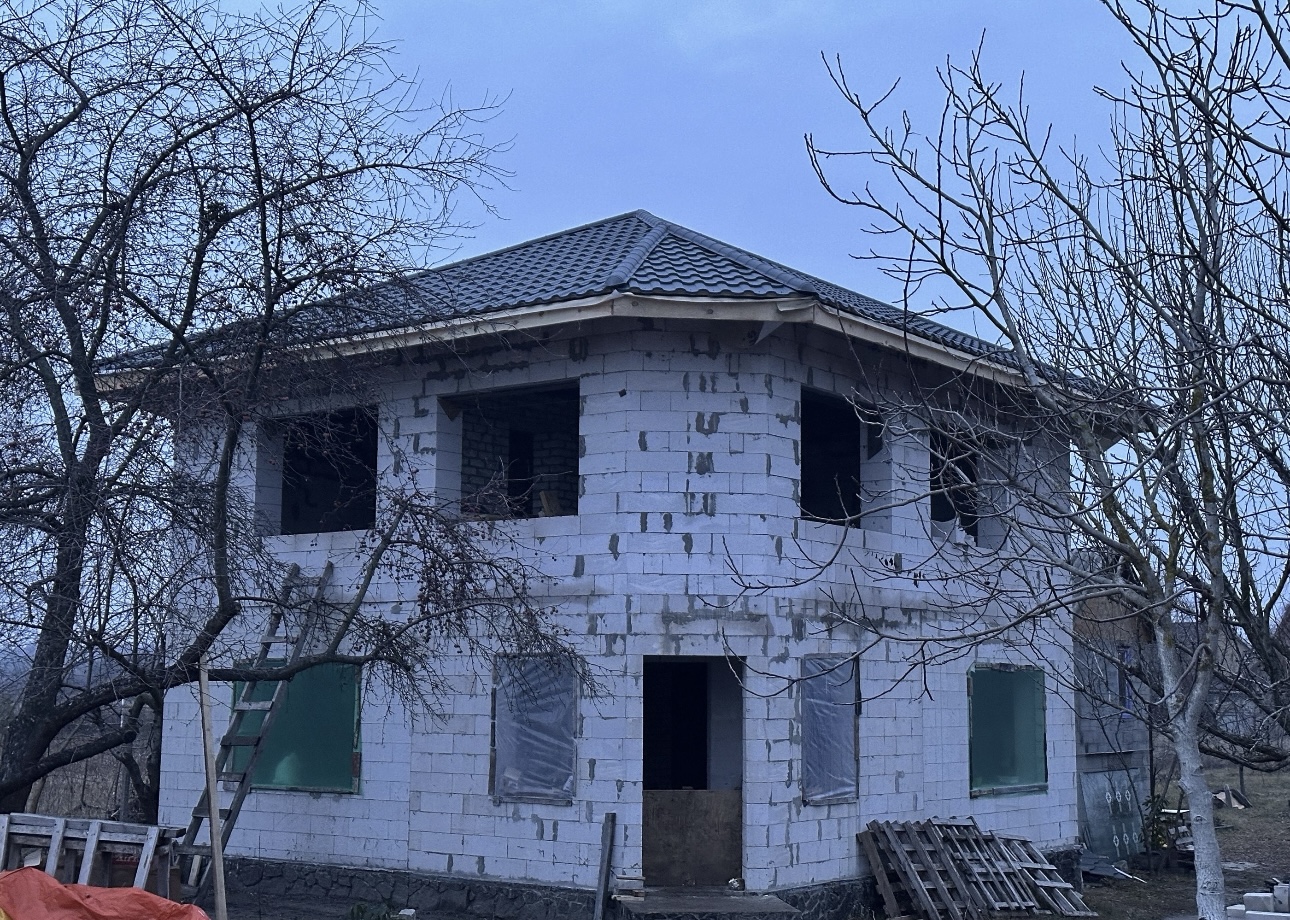 Pokrіvelnі roboty v Bіlohorodtsі